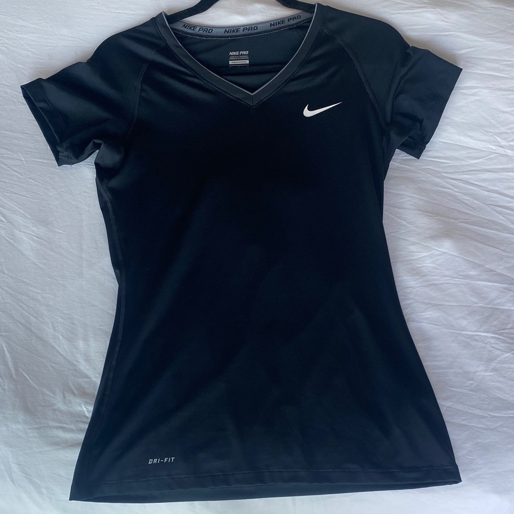 Nike Women's Black Short Sleeve Tee